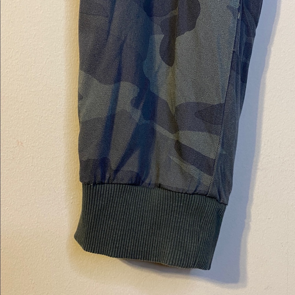 Splendid Casual Jogger Camouflage Pants Size S - Picture 3 of 7